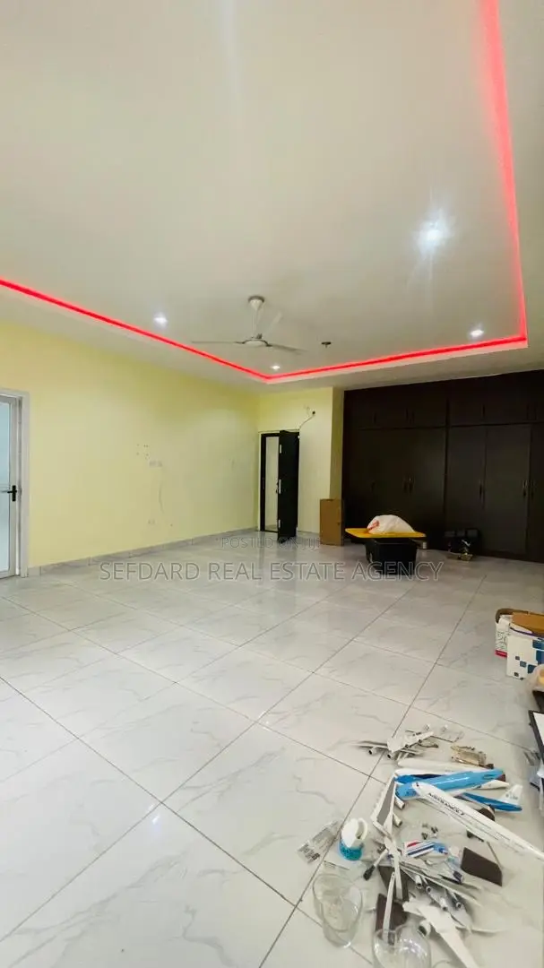 5bdrm House in Sefdard Properties, Achimota for rent