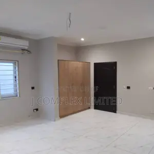 5bdrm House in North Ridge for sale