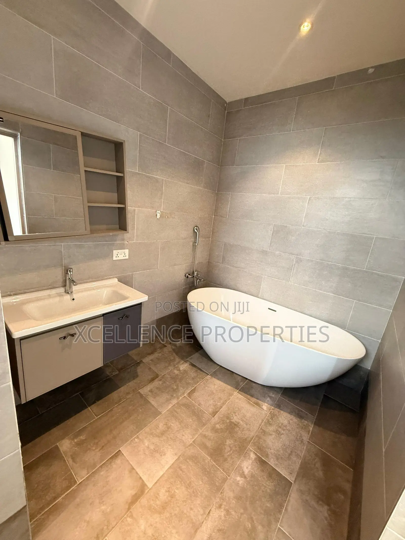 4bdrm Duplex in Xcellence Properties, East Legon for sale