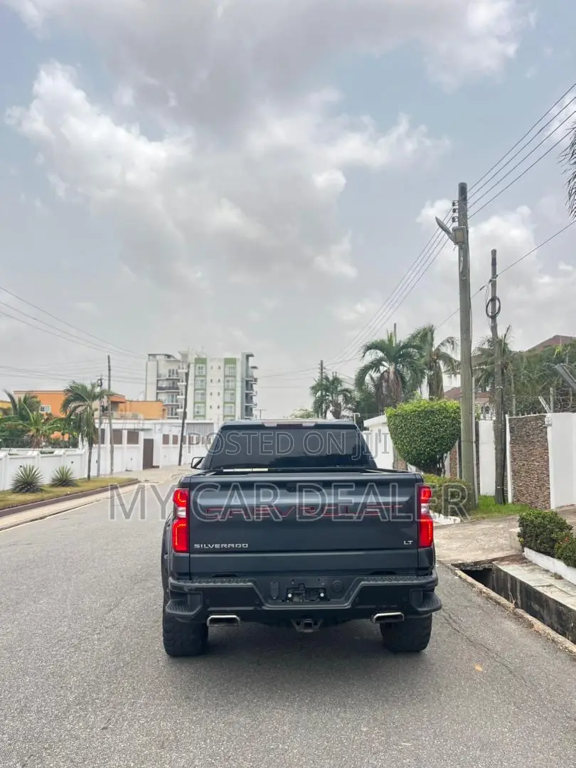 Chevrolet Silverado 2019 Black