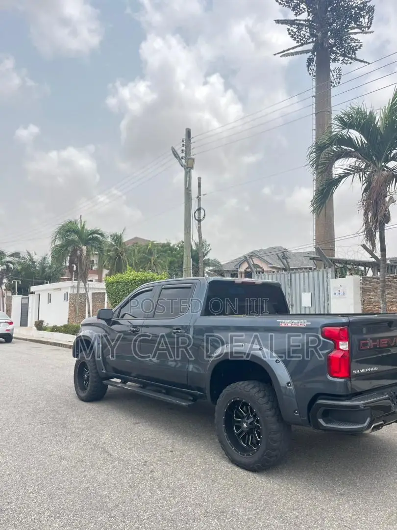 Chevrolet Silverado 2019 Black