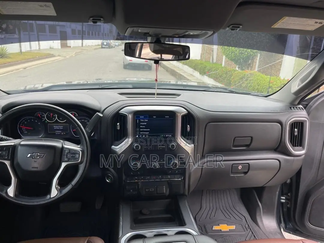 Chevrolet Silverado 2019 Black