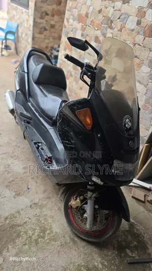 Yamaha Majesty 2010 Black
