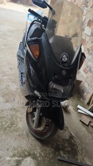 Yamaha Majesty 2010 Black