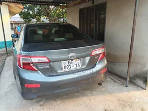 Toyota Camry LE 4dr Sedan (2.5L 4cyl 6A) 2012 Gray