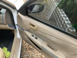 Toyota Corolla Automatic 1999 White