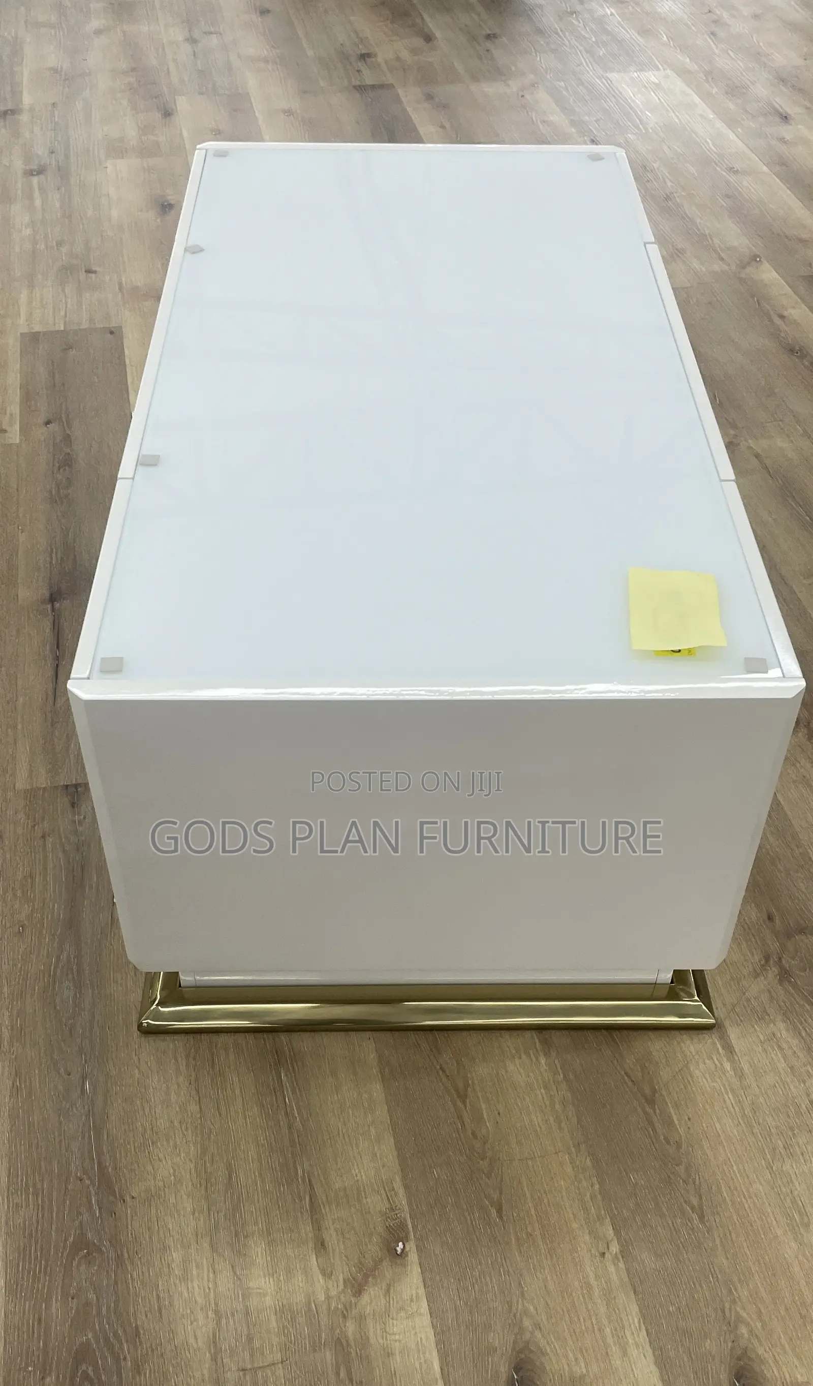 Center Table A933