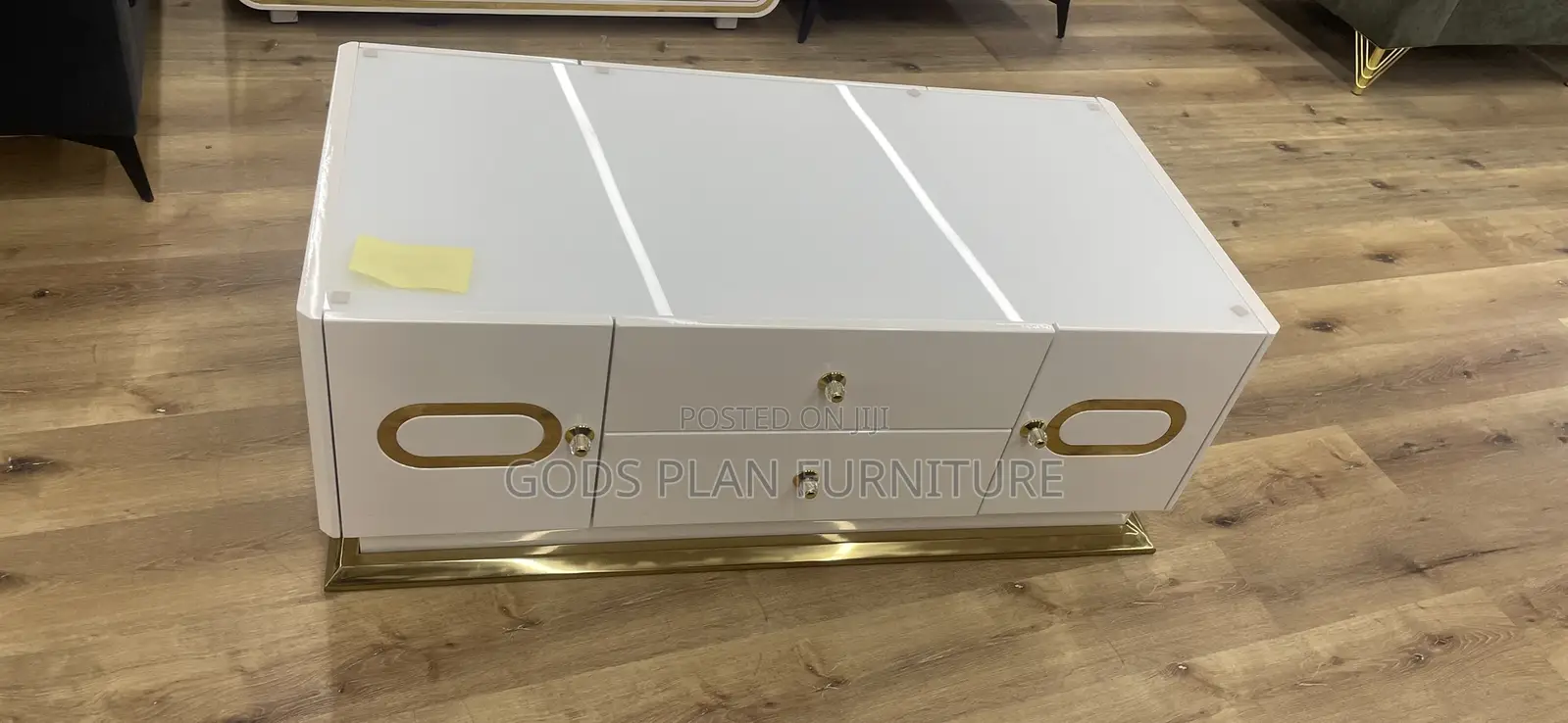 Center Table A933