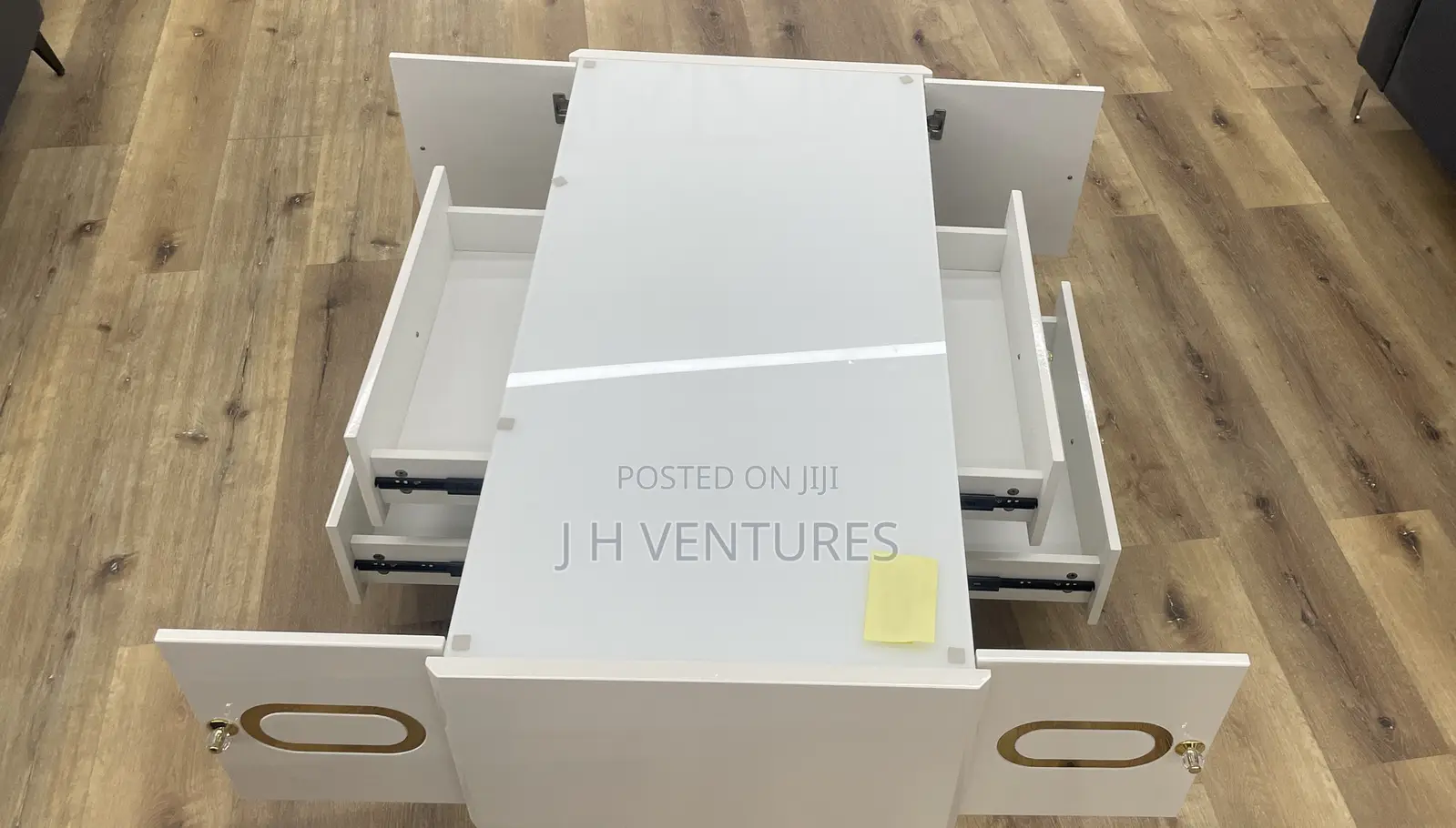 Center Table A933