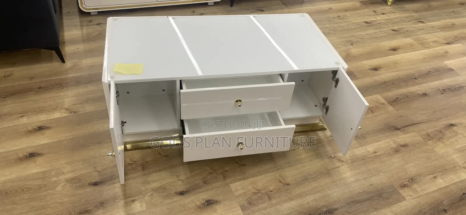Center Table A933