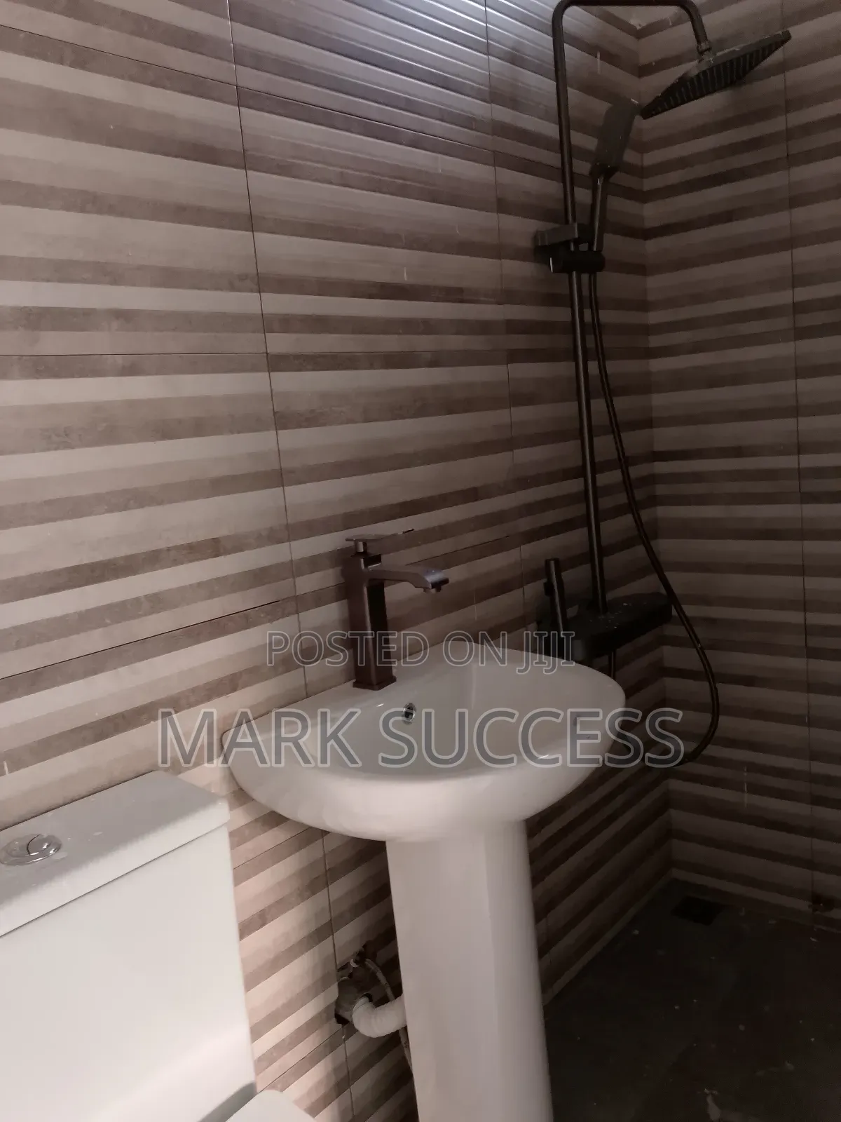 2bdrm Apartment in West Hills Mall Area for rent