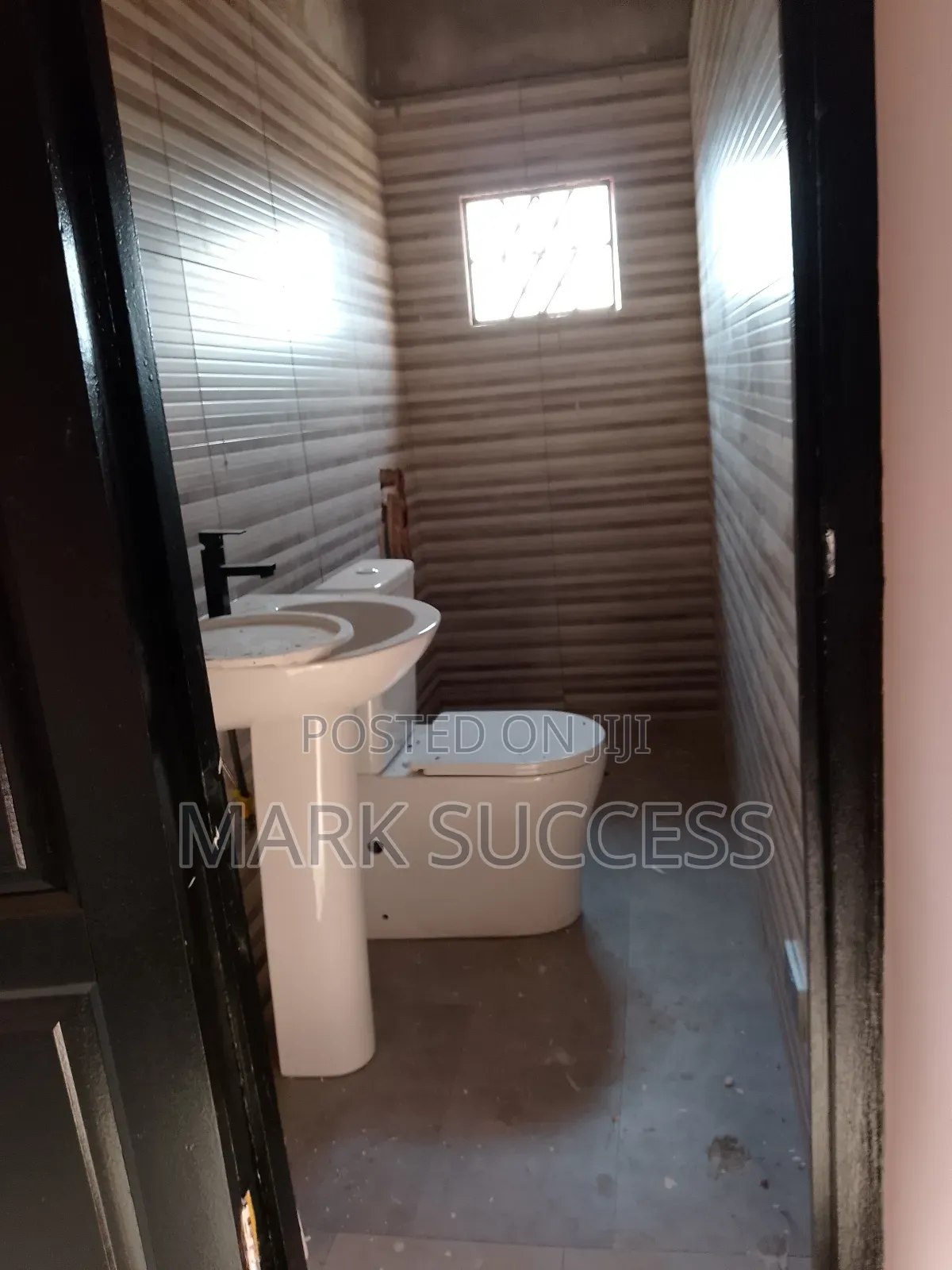 2bdrm Apartment in West Hills Mall Area for rent