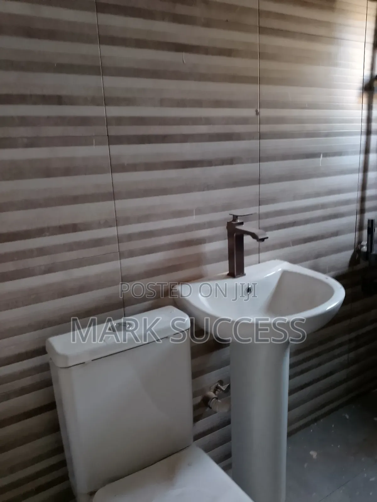2bdrm Apartment in West Hills Mall Area for rent