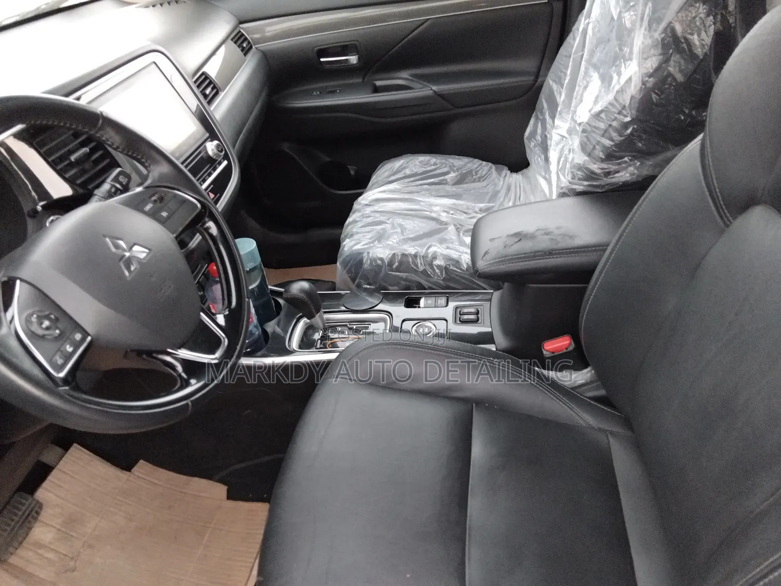 Mitsubishi Outlander 2019 White