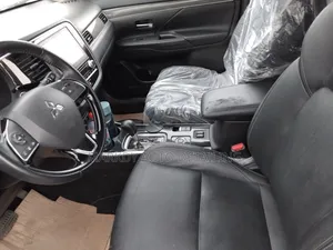 Mitsubishi Outlander 2019 White