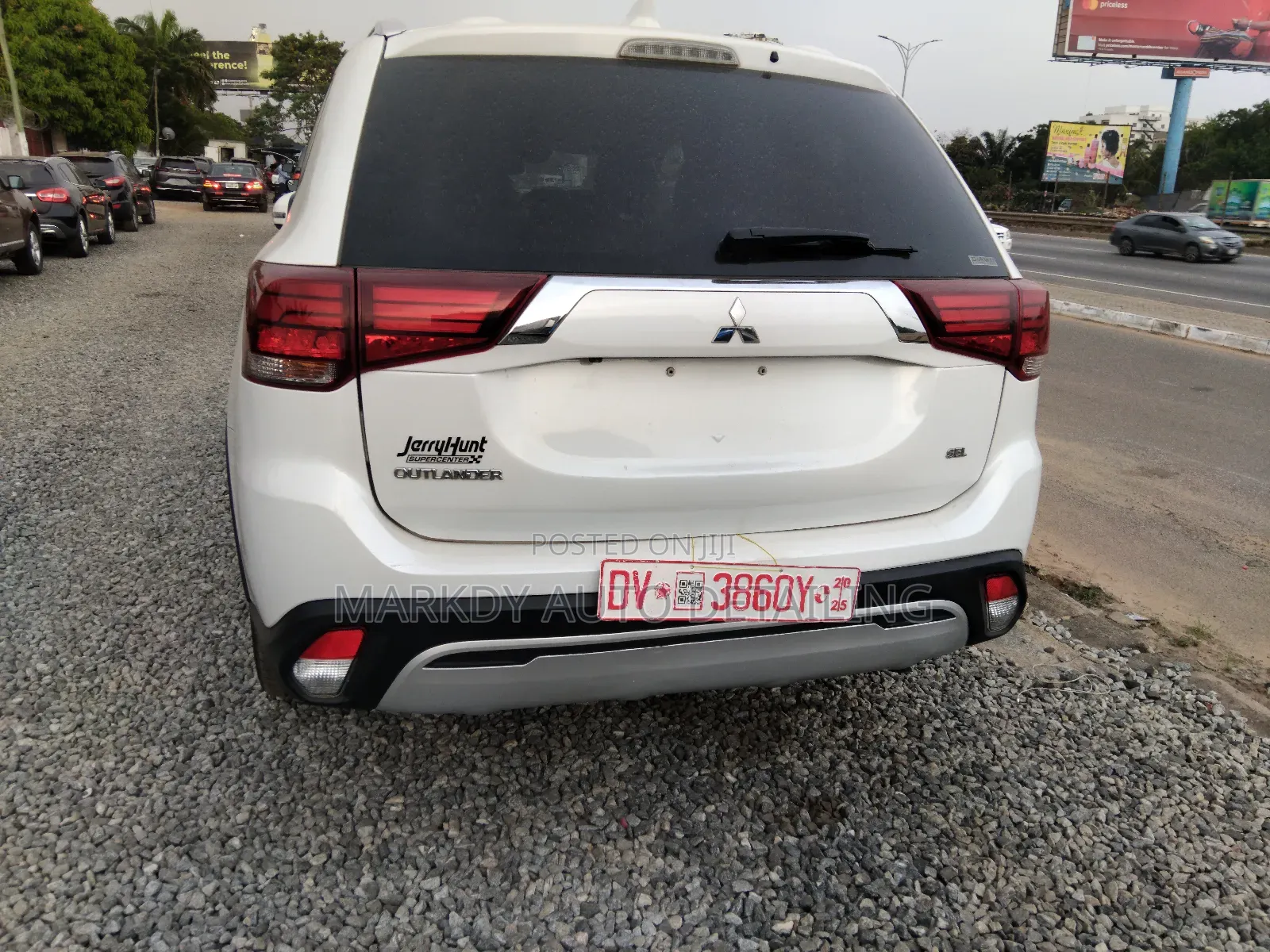Mitsubishi Outlander 2019 White