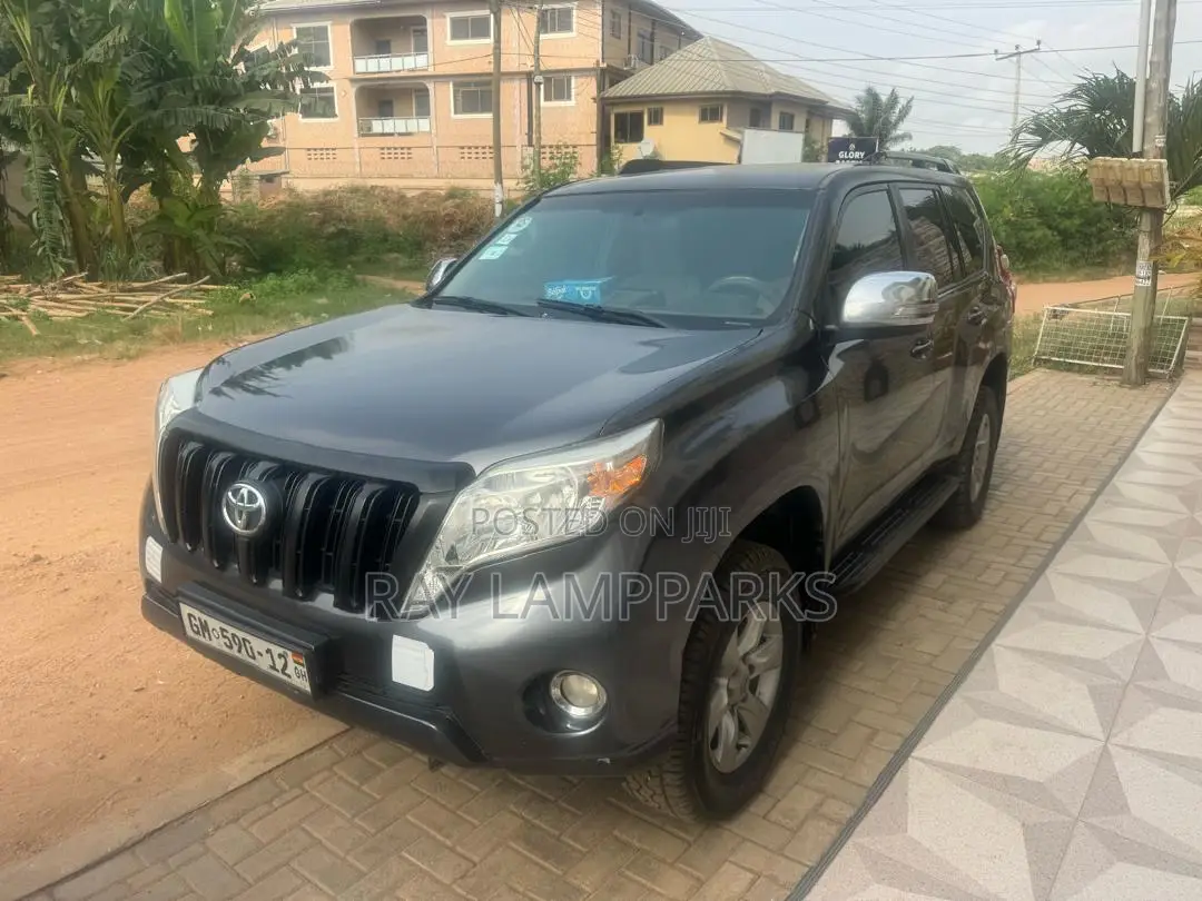 Toyota Land Cruiser Prado 2012 Gray