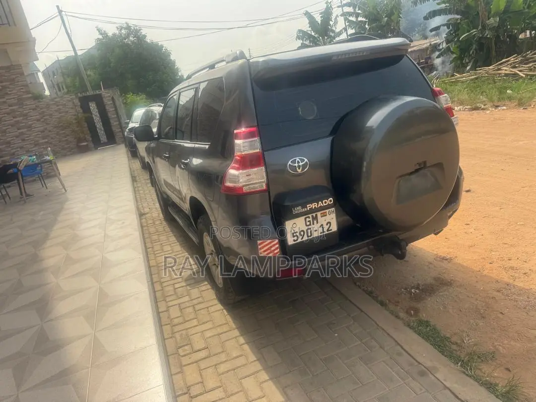 Toyota Land Cruiser Prado 2012 Gray