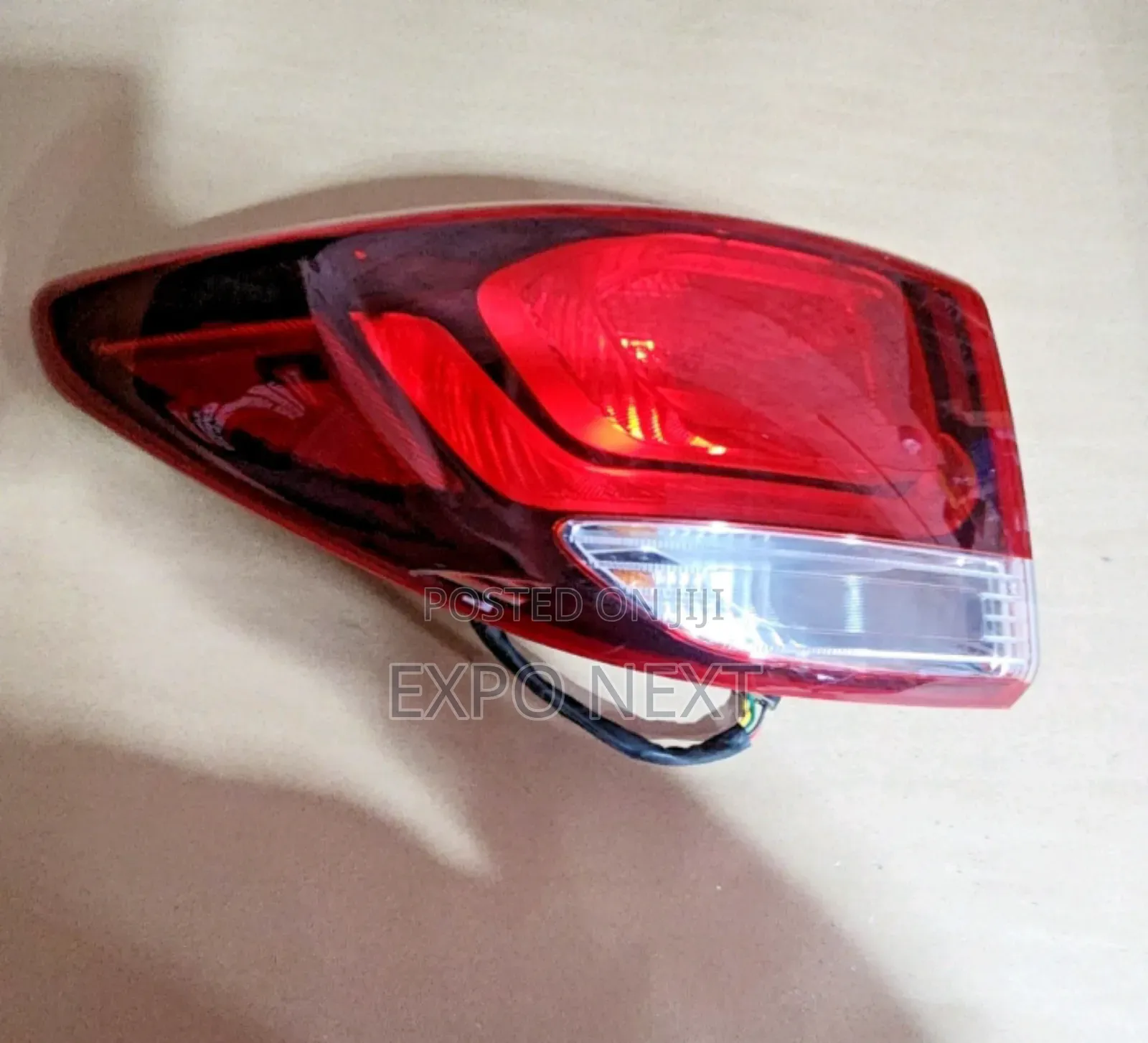 Oem Left Side Tail Light Assembly For A 2017-2019 Hyundai Santa Fe