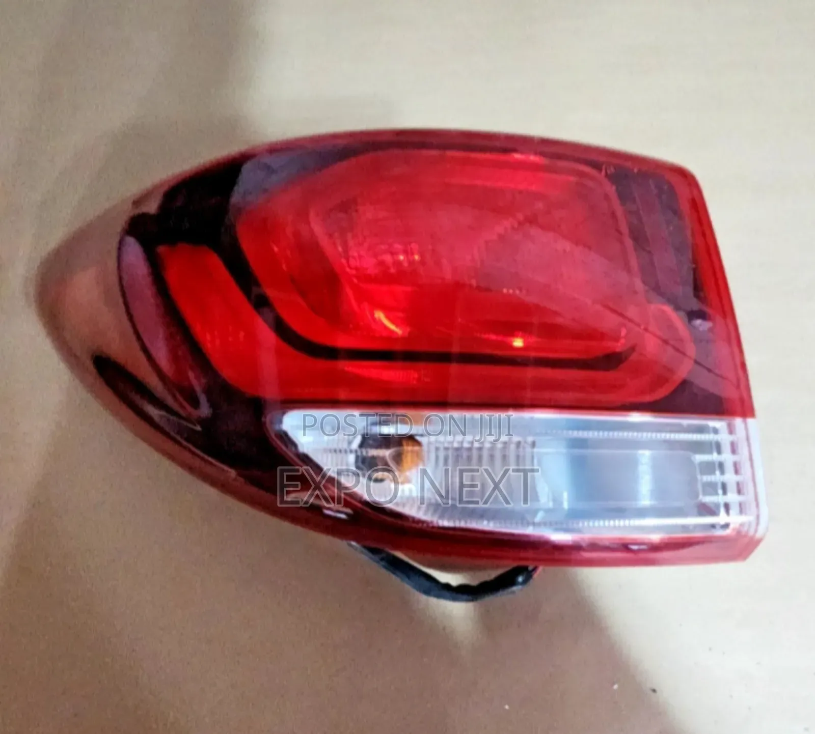Oem Left Side Tail Light Assembly For A 2017-2019 Hyundai Santa Fe