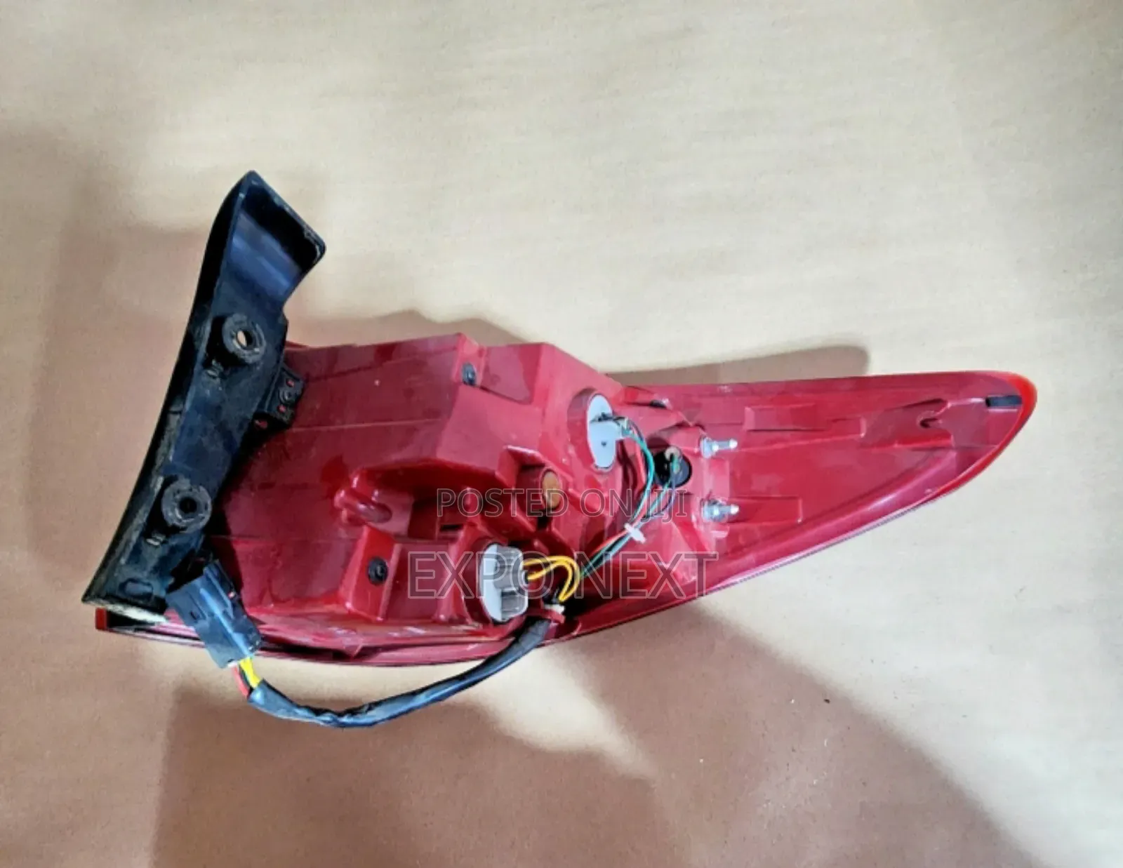 Oem Left Side Tail Light Assembly For A 2017-2019 Hyundai Santa Fe
