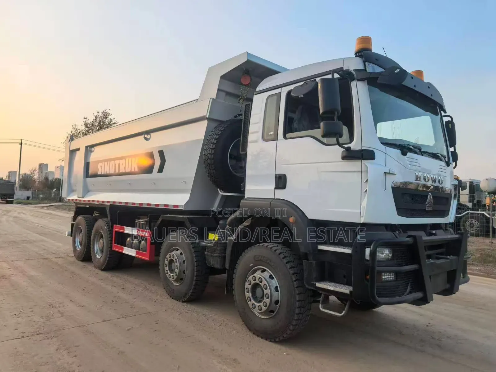 Sinotruk N7 8×4 Trucks