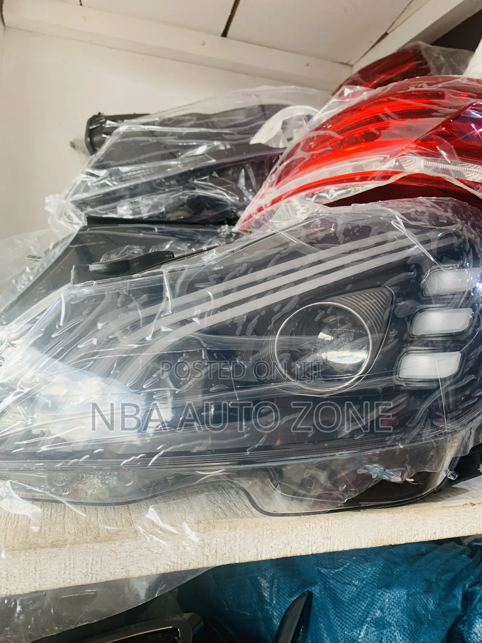 Mercedes Benz C250(W Spec Head Light