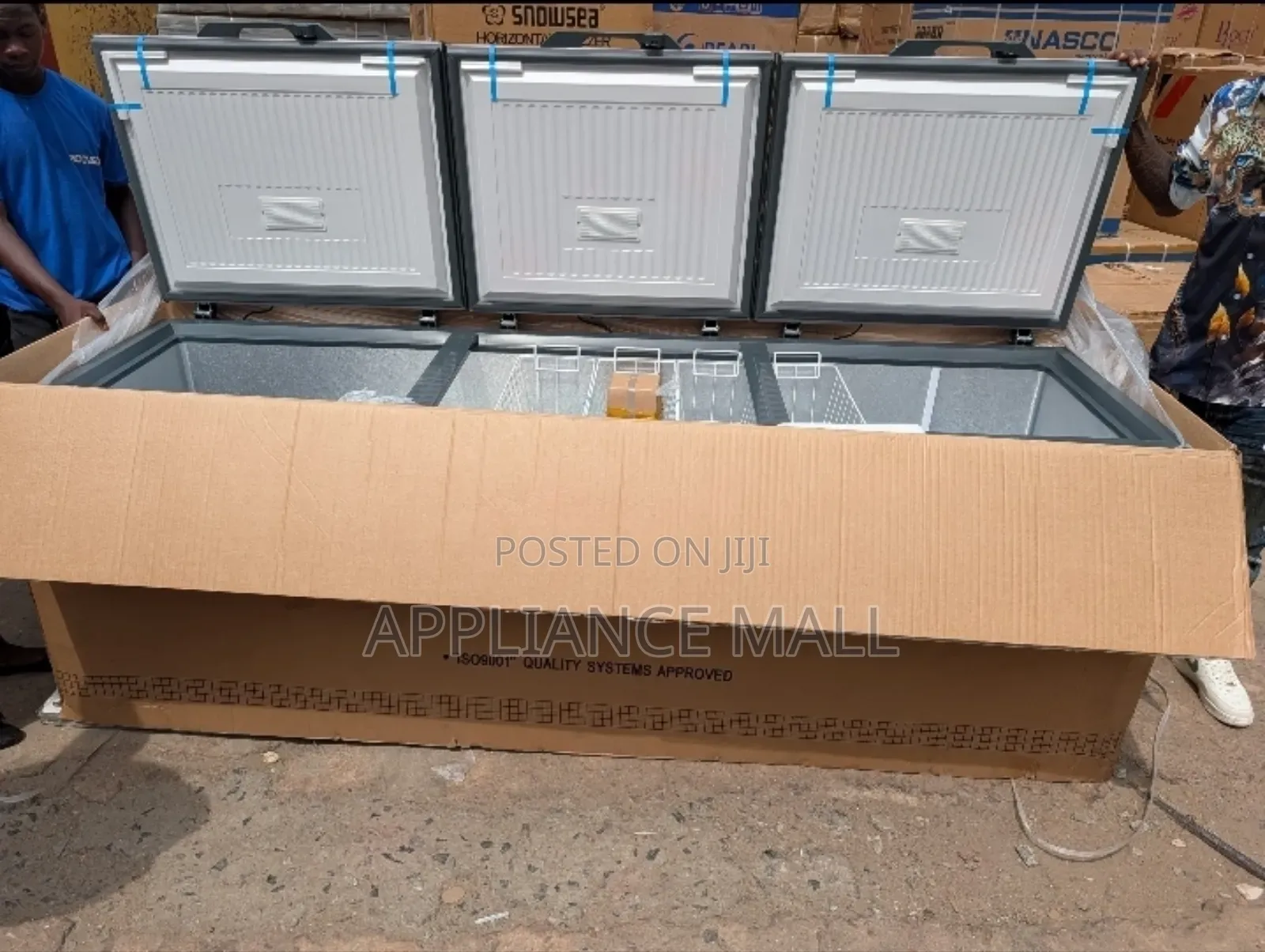 Aucma Chest Freezer (818l)