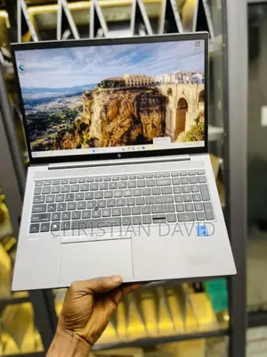 Laptop HP ZBook Firefly 15 G7 16GB Intel Core i7 SSD 256GB
