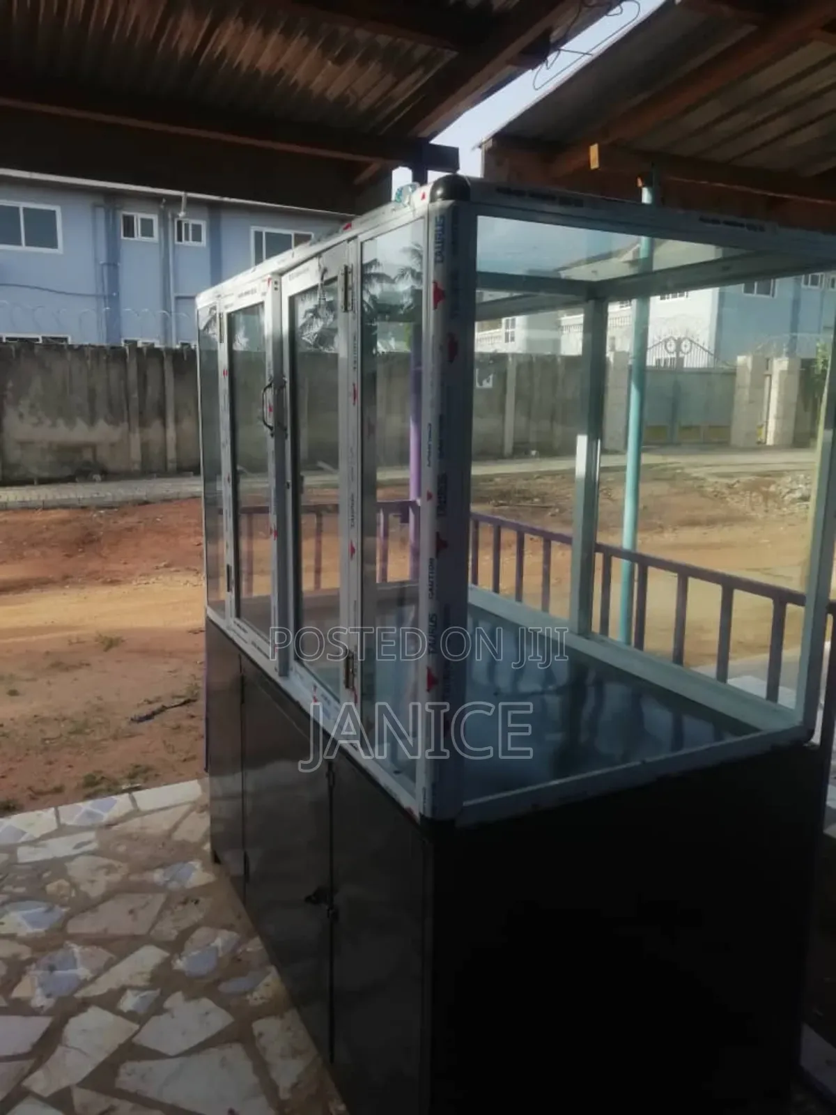 Display Glass/ Showcase