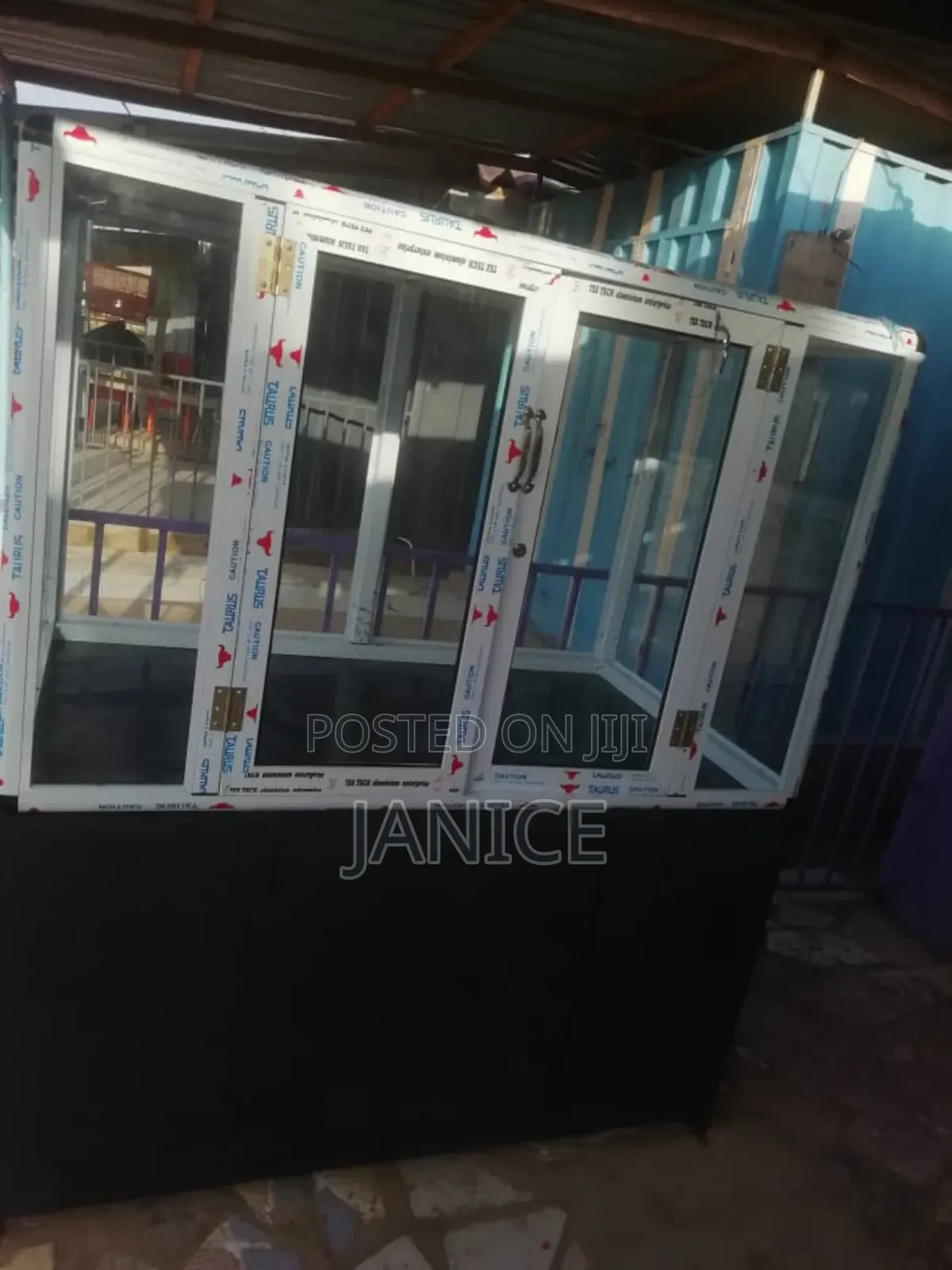 Display Glass/ Showcase