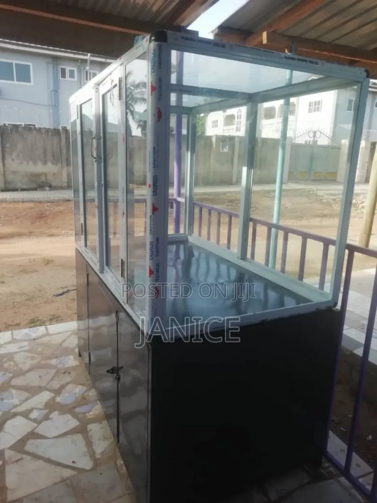 Display Glass/ Showcase
