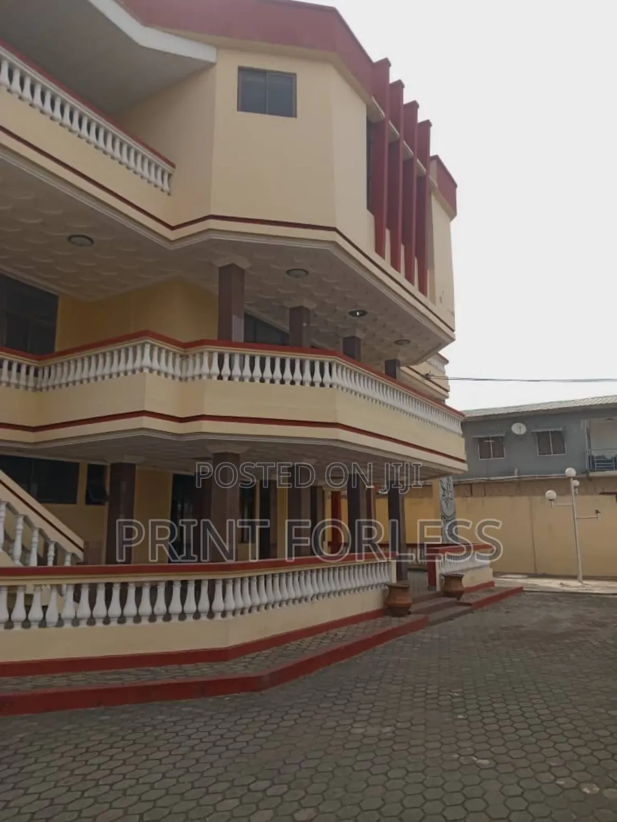 10bdrm Mansion in Ladelle Estate, Asoredanho for sale