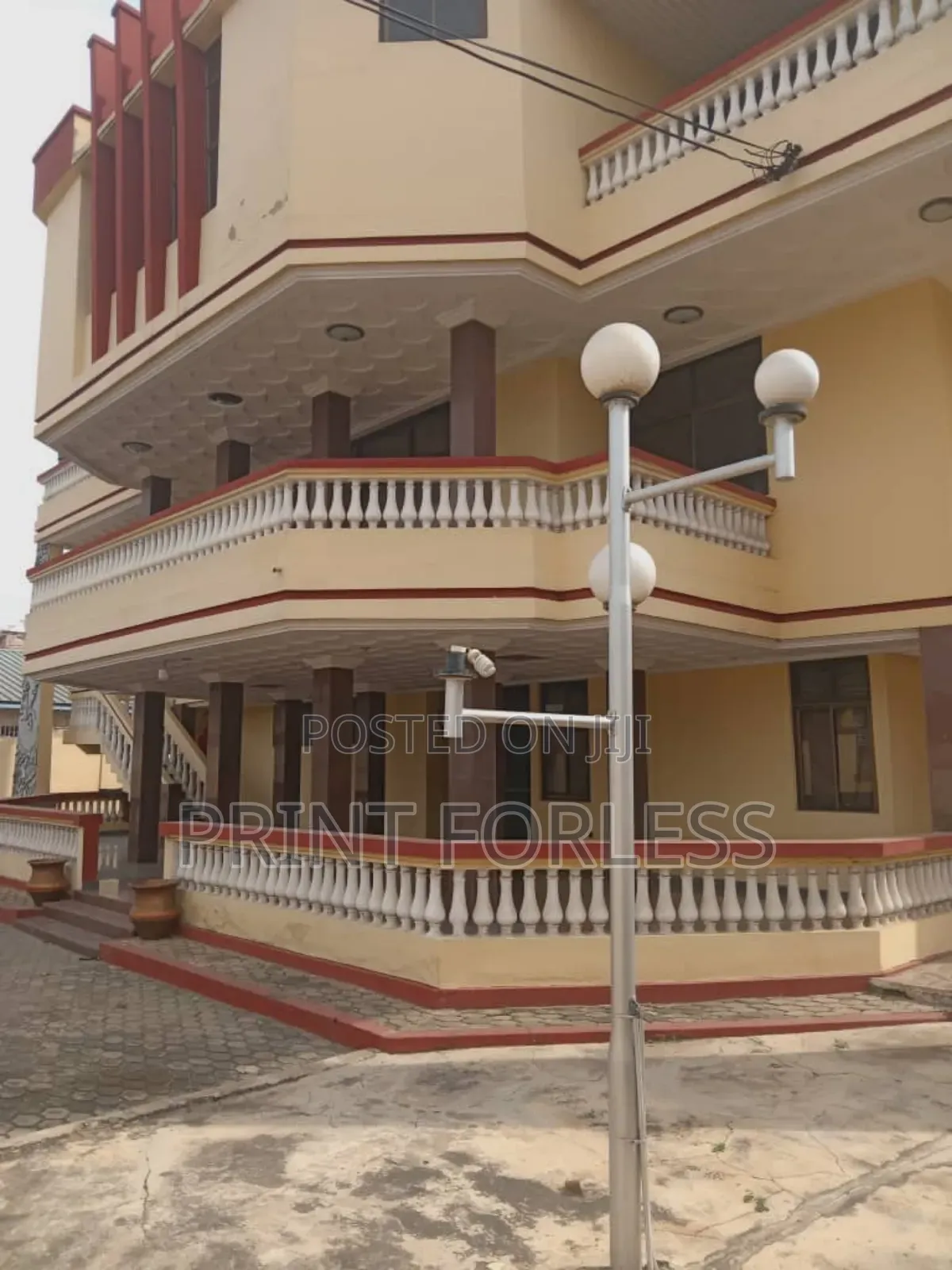 10bdrm Mansion in Ladelle Estate, Asoredanho for sale