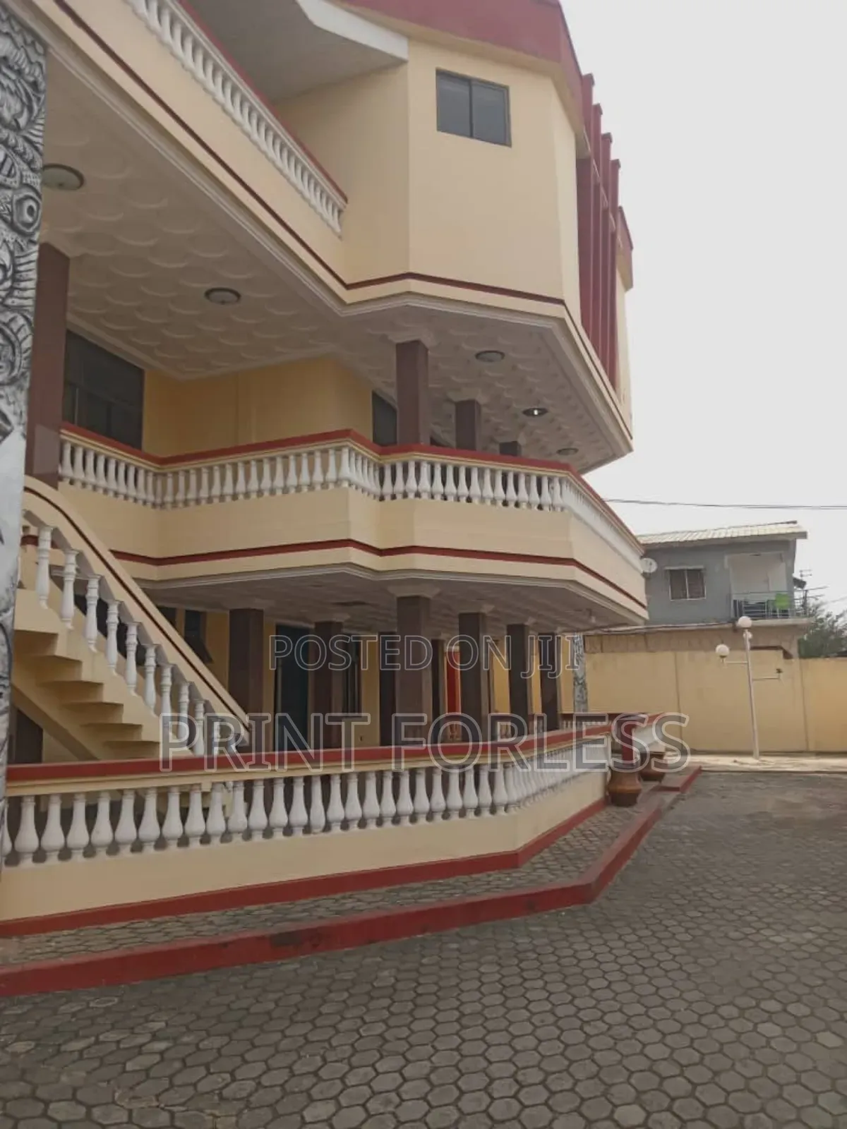 10bdrm Mansion in Ladelle Estate, Asoredanho for sale