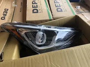 Hyundai Santafe 2018 Head Light