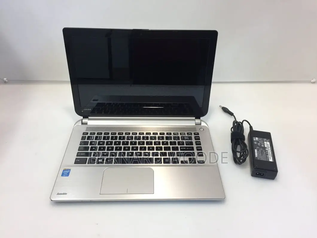 Laptop Toshiba Satellite BE45 8GB Intel Core i5 HDD 1T
