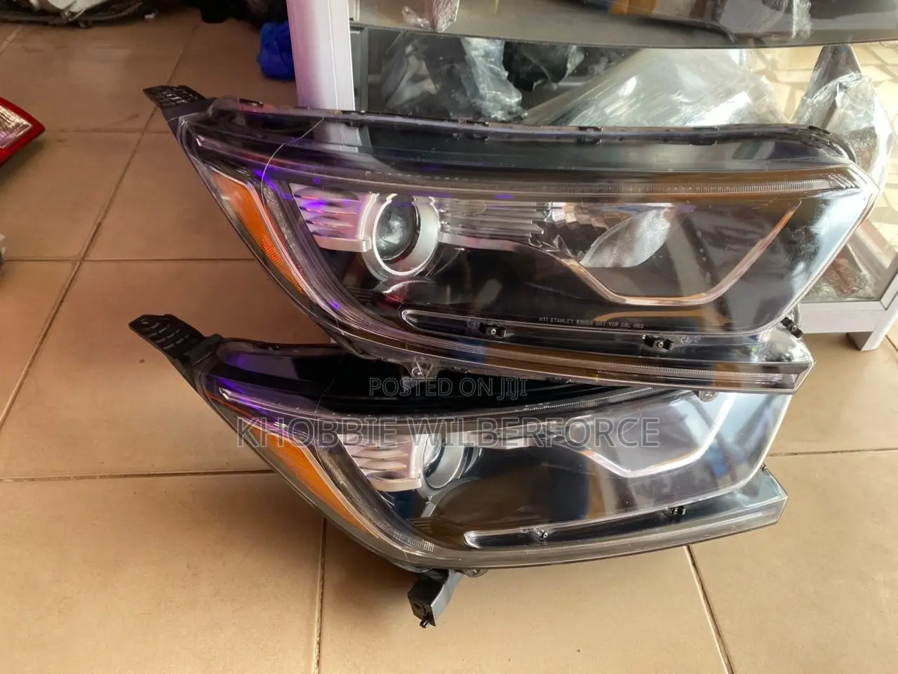 Crv. 2018 Head Light