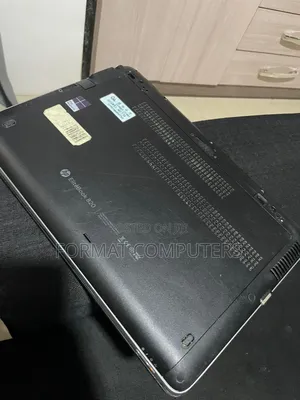 Laptop HP EliteBook 820 G1 8GB Intel Core i5 SSD 256GB
