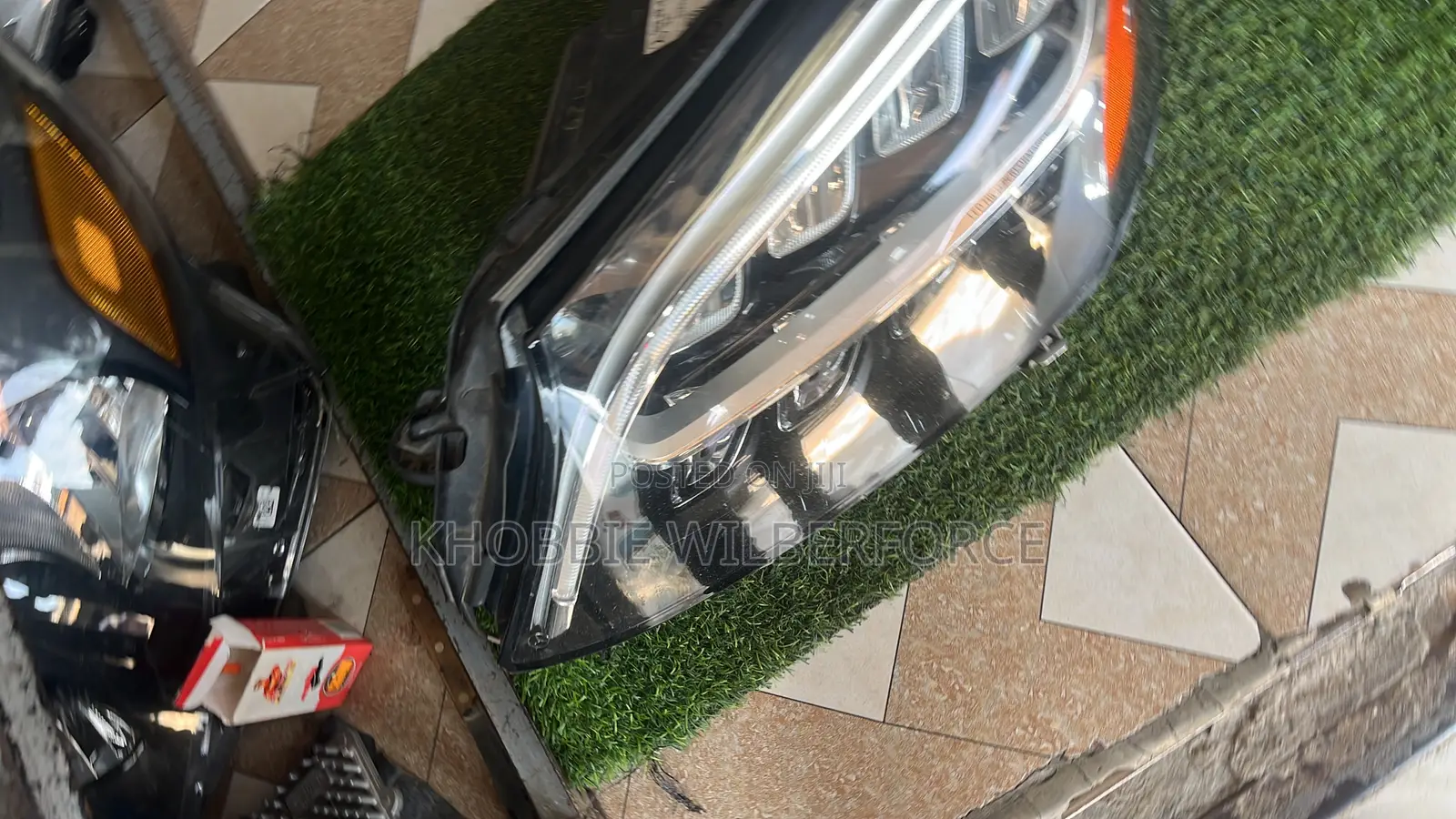 C300 2020 Head Light