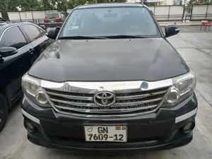 Toyota Fortuner 2.7 AWD 2012 Black