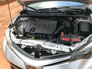 Toyota Corolla XSE 4dr Sedan (1.8L 4cyl CVT) 2017 Silver