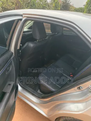 Toyota Corolla XSE 4dr Sedan (1.8L 4cyl CVT) 2017 Silver