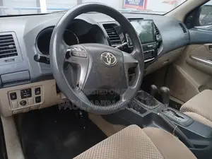 Toyota Fortuner 2.7 AWD 2012 Black