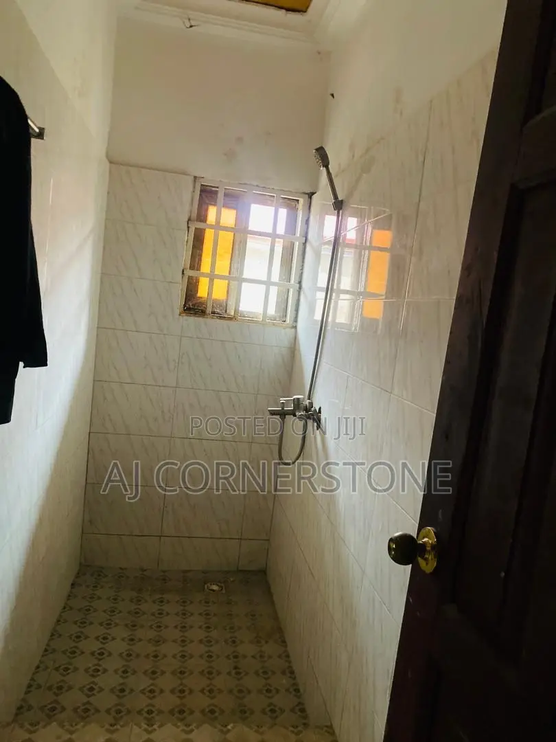4bdrm House in Amasaman for rent