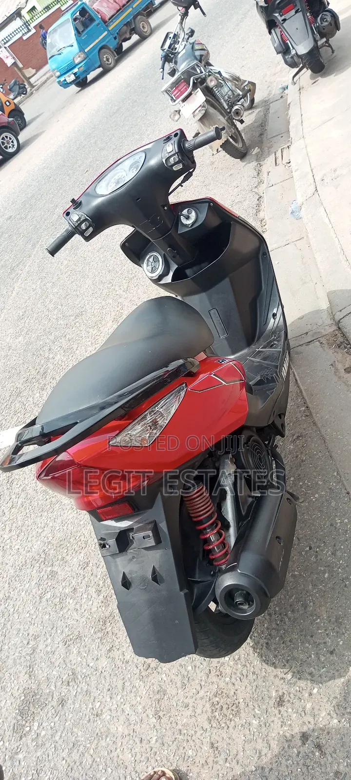 Yamaha 2018 Red