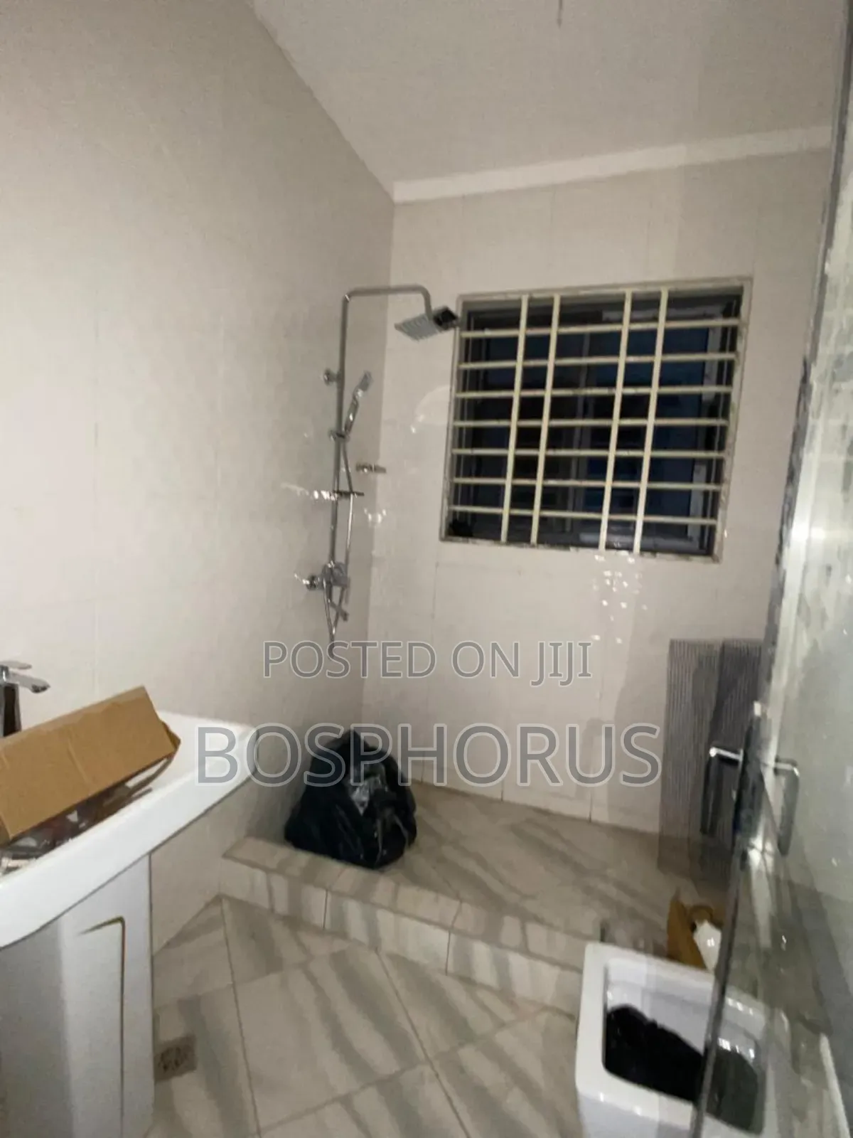 2bdrm Apartment in Lapaz Nyamekye, Nyanmekye for rent