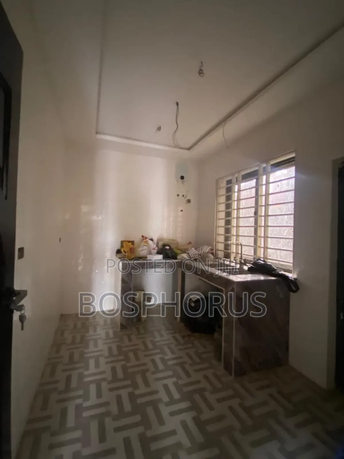 2bdrm Apartment in Lapaz Nyamekye, Nyanmekye for rent