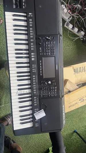 Yamaha Psr Sx 720