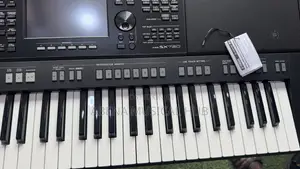 Yamaha Psr Sx 720